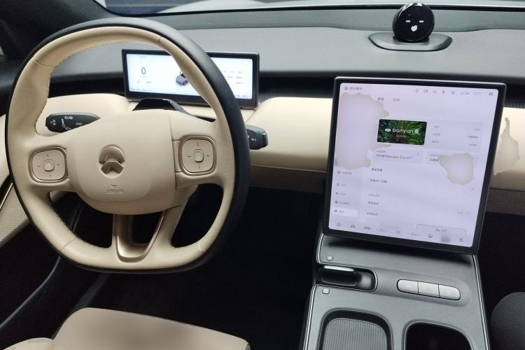 Used Nio ET5 2022 75 kWh Center Console