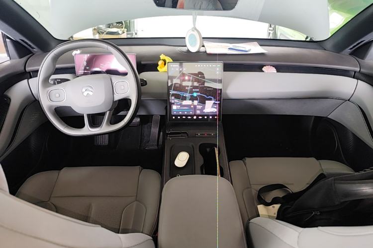 Used Nio ET5 2022 75 kWh Center Console