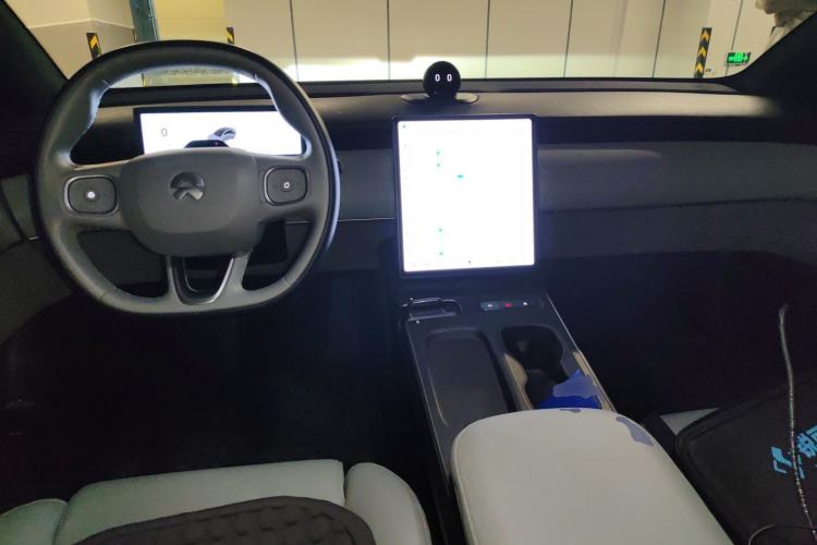 Used Nio ET5 2022 75 kWh Center Console