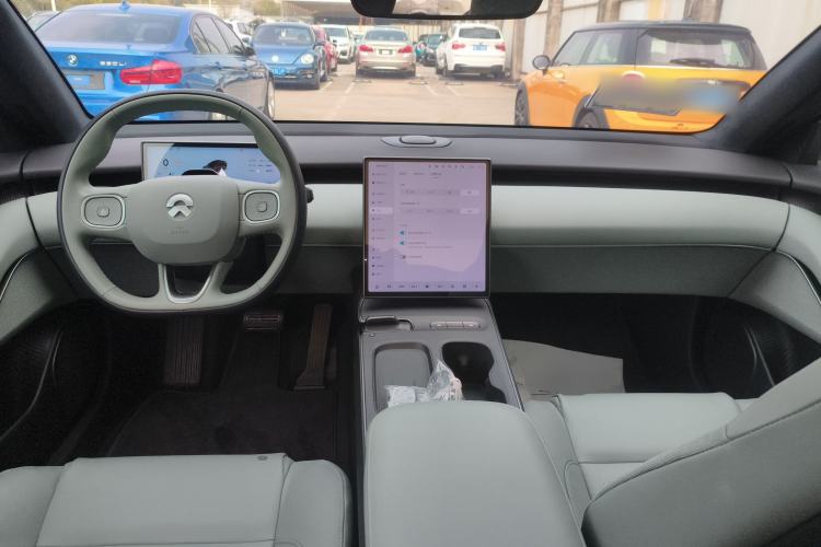 Used Nio ET5 2022 75 kWh Center Console