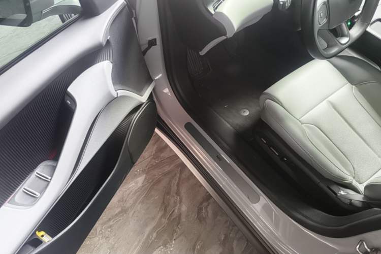 Used Nio ET5 2022 75 kWh Driver Seat