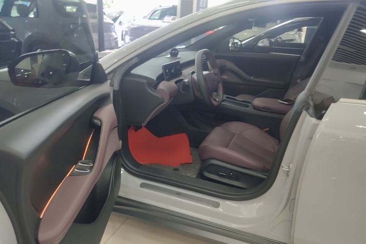 Used Nio ET5 2022 75 kWh Driver Seat