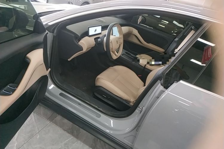 Used Nio ET5 2022 75 kWh Driver Seat