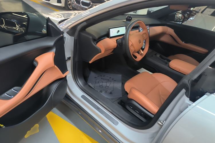 Used Nio ET5 2022 100 kWh Driver Seat