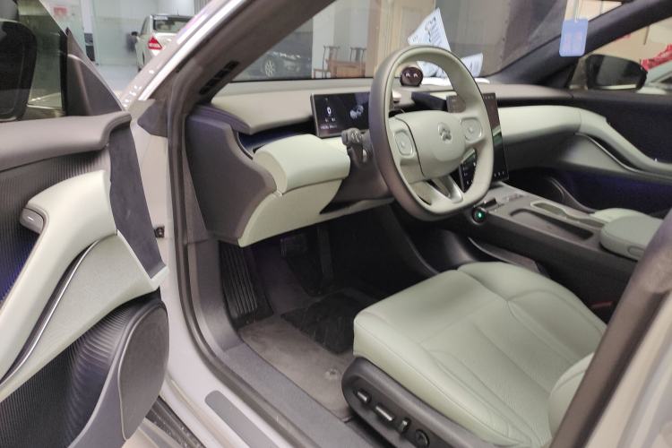Used Nio ET5 2022 75 kWh Driver Seat