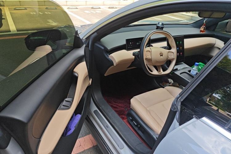 Used Nio ET5 2022 75 kWh Driver Seat