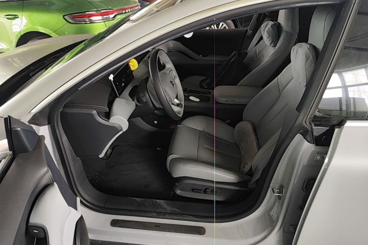 Used Nio ET5 2022 75 kWh Driver Seat