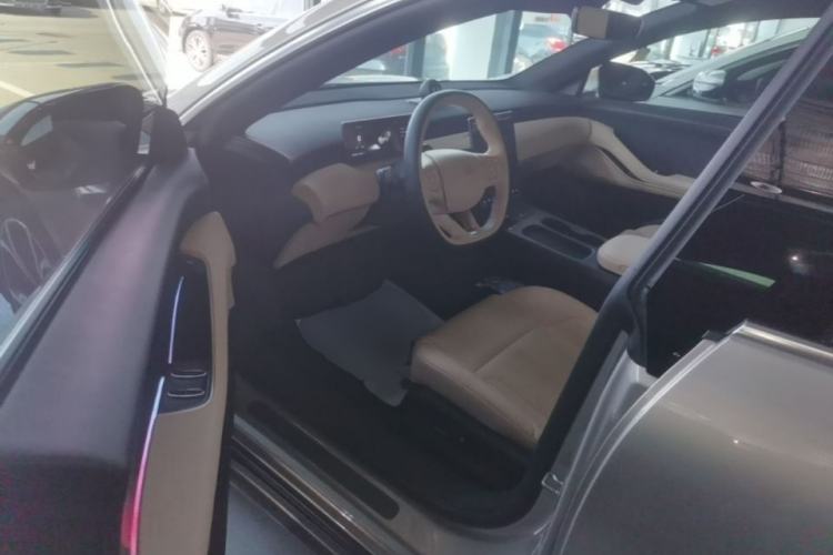 Used Nio ET5 2022 75 kWh Driver Seat