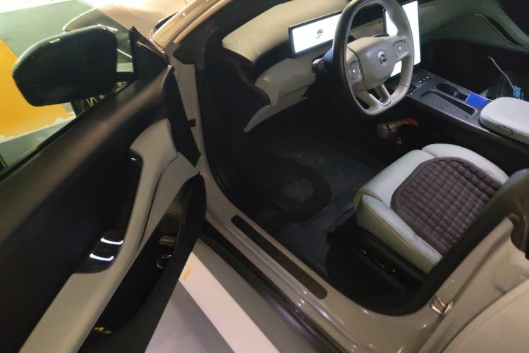 Used Nio ET5 2022 75 kWh Driver Seat
