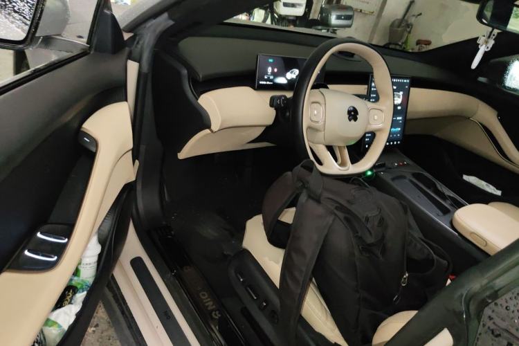 Used Nio ET5 2022 75 kWh Driver Seat