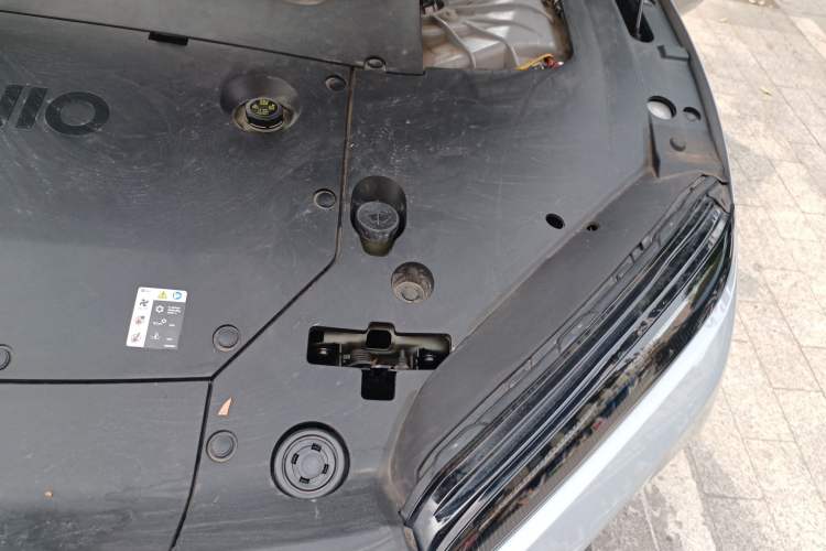 Used Nio ET5 2022 75 kWh Engine Bay Left