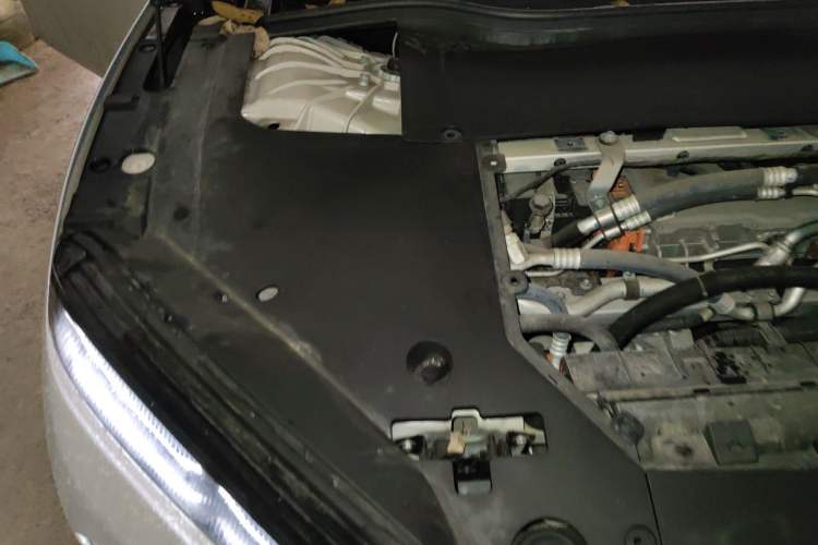 Used Nio ET5 2022 75 kWh Engine Bay Right