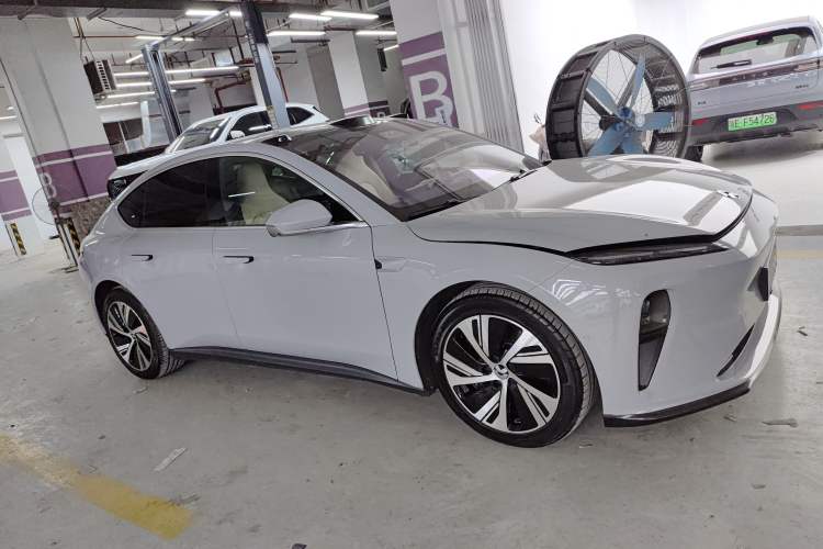Used Nio ET5 2022 75 kWh Exterior 2