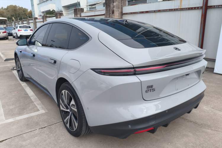 Used Nio ET5 2022 75 kWh Exterior 2