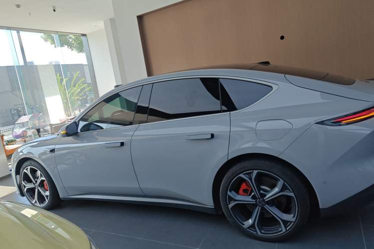 Used Nio ET5 2022 75 kWh Exterior 3