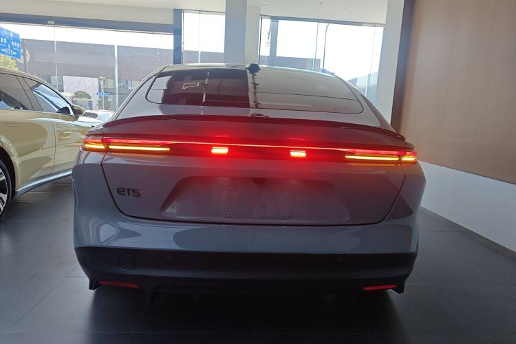 Used Nio ET5 2022 75 kWh Exterior 4