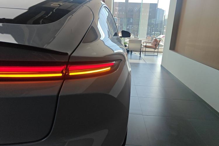 Used Nio ET5 2022 75 kWh Exterior 6