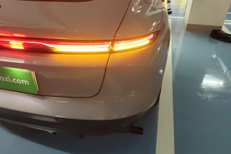 Used Nio ET5 2022 75 kWh Exterior 6