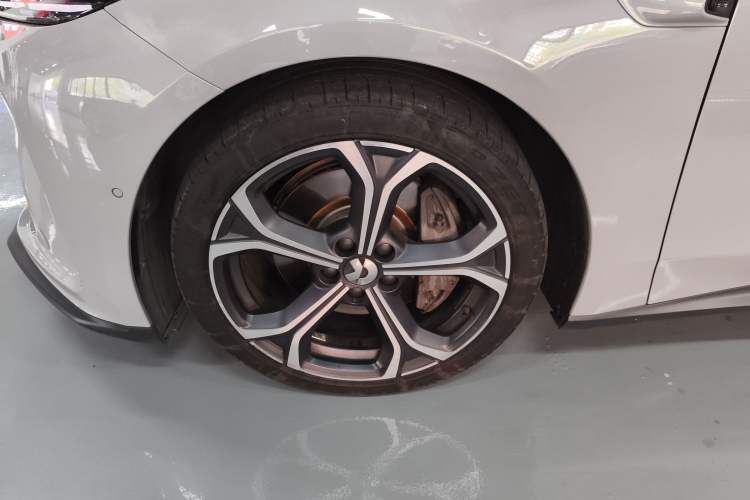 Used Nio ET5 2022 75 kWh Exterior 7