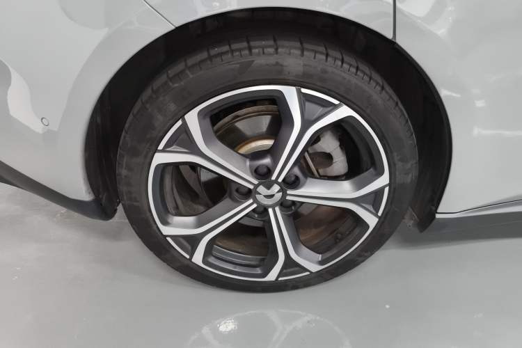 Used Nio ET5 2022 75 kWh Exterior 8