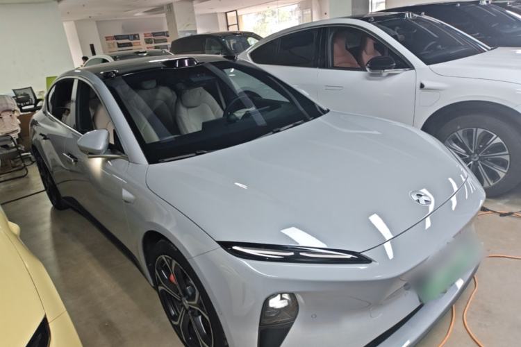 Used Nio ET5 2022 75 kWh Front Right 45 Deg