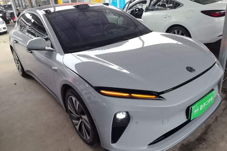 Used Nio ET5 2022 75 kWh Front Right 45 Deg