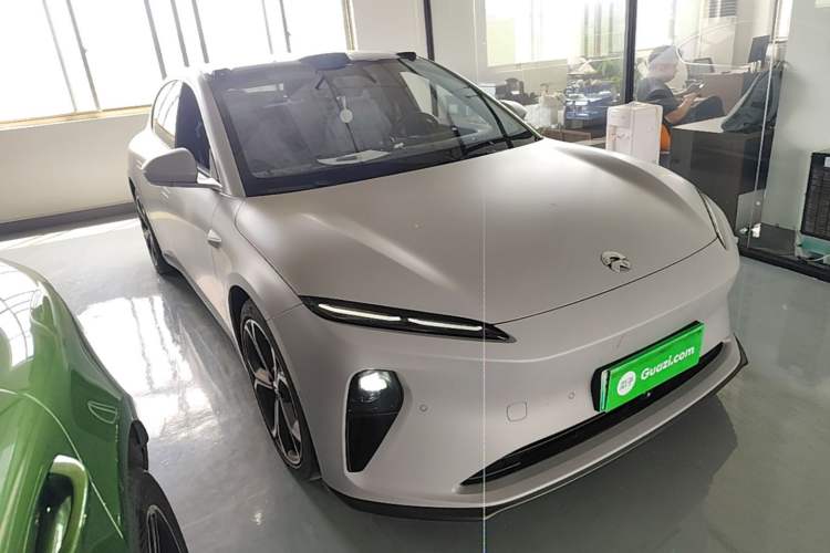 Used Nio ET5 2022 75 kWh Front Right 45 Deg