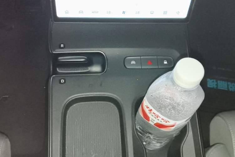 Used Nio ET5 2022 75 kWh Gear Lever