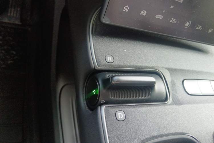 Used Nio ET5 2022 75 kWh Gear Lever
