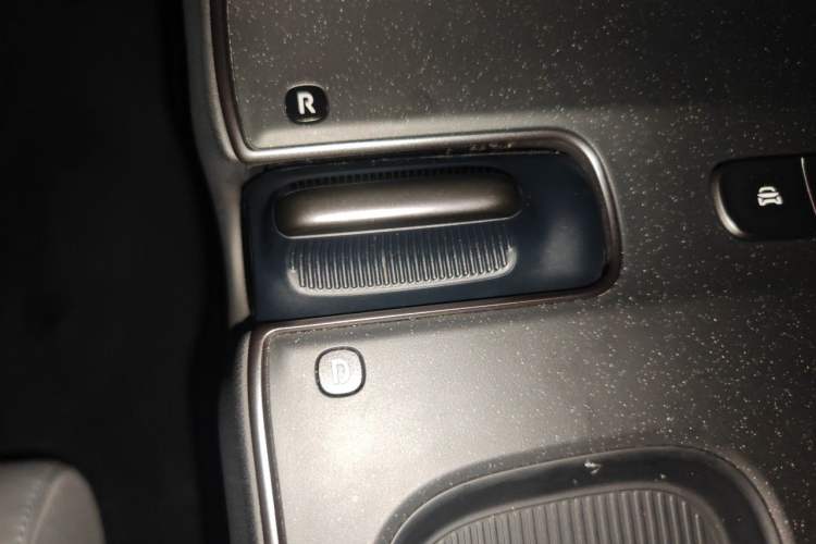 Used Nio ET5 2022 100 kWh Gear Lever