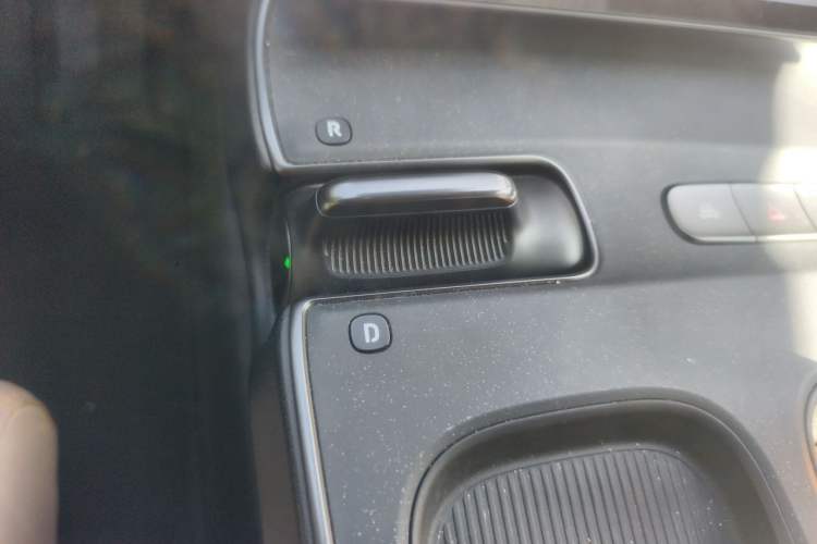 Used Nio ET5 2022 75 kWh Gear Lever