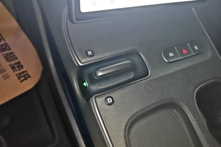 Used Nio ET5 2022 75 kWh Gear Lever