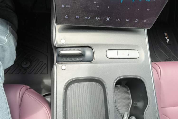 Used Nio ET5 2022 75 kWh Gear Lever