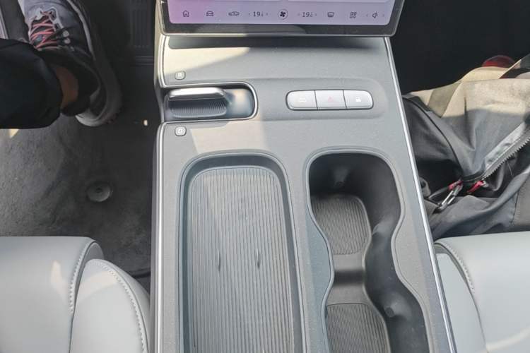 Used Nio ET5 2022 75 kWh Gear Lever