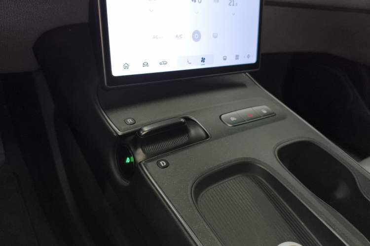 Used Nio ET5 2022 75 kWh Gear Lever