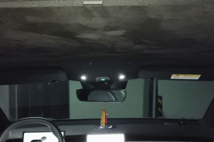 Used Nio ET5 2022 75 kWh Headliner