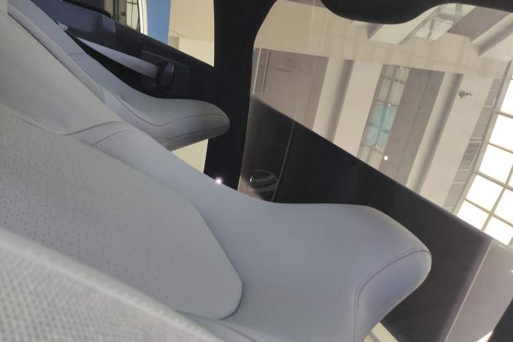 Used Nio ET5 2022 75 kWh Headliner