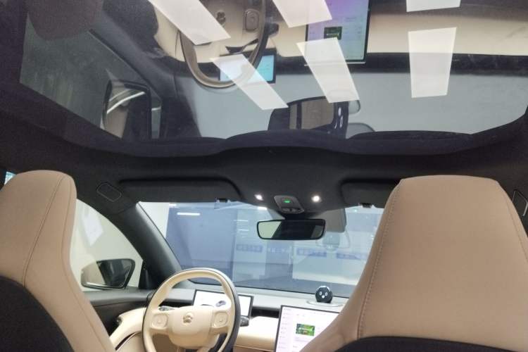 Used Nio ET5 2022 75 kWh Headliner