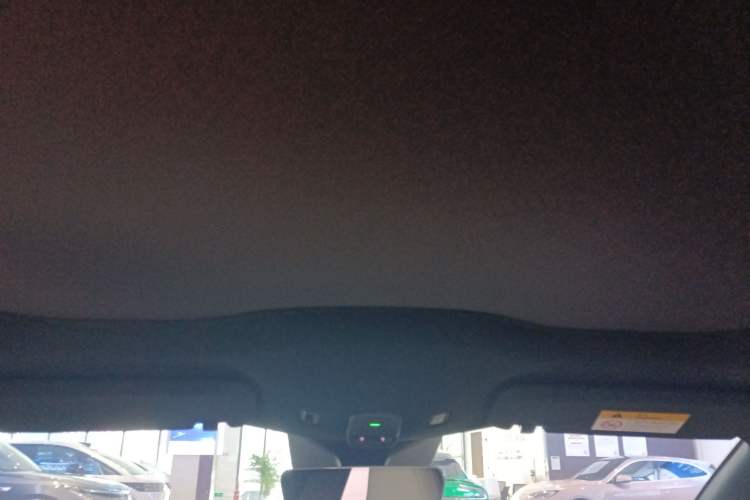 Used Nio ET5 2022 75 kWh Headliner