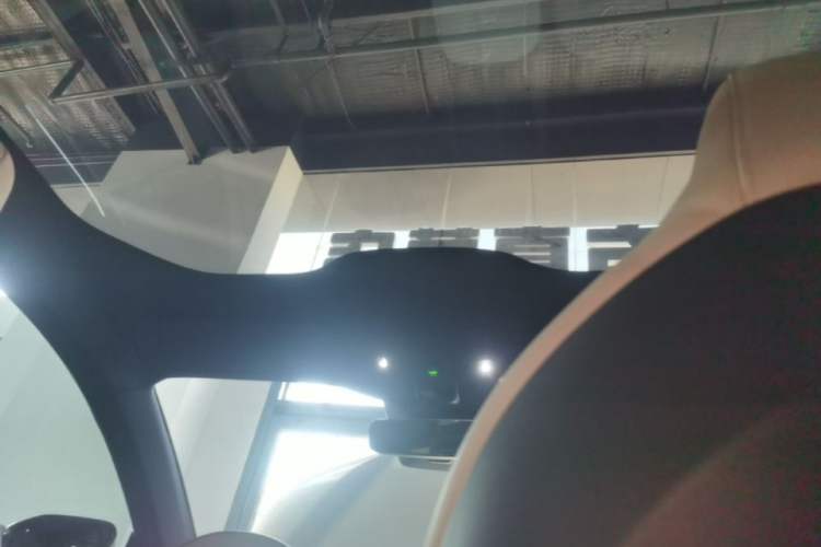 Used Nio ET5 2022 75 kWh Headliner