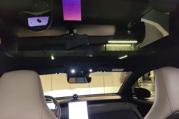 Used Nio ET5 2022 75 kWh Headliner