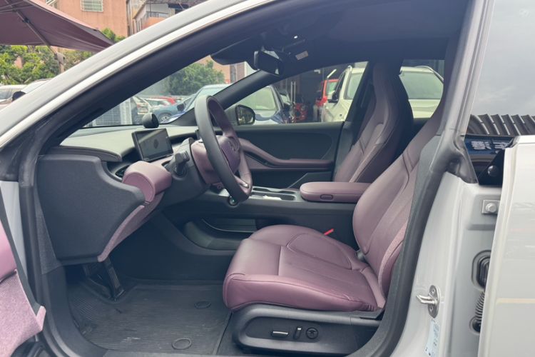 Used Nio ET5 2022 75 kWh Interior 10