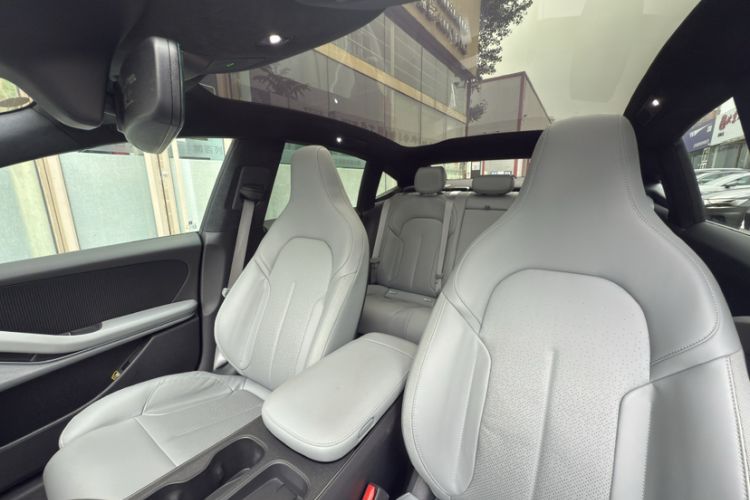 Used Nio ET5 2022 75 kWh Interior 10