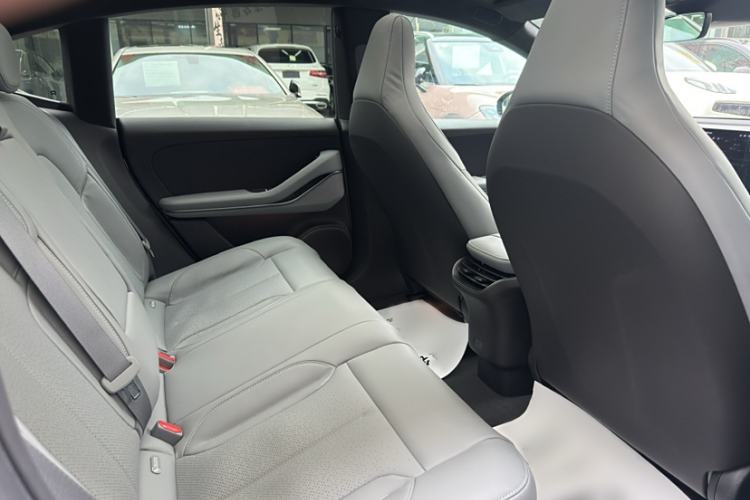 Used Nio ET5 2022 75 kWh Interior 11