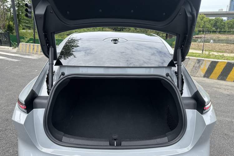Used Nio ET5 2022 100 kWh Interior 12