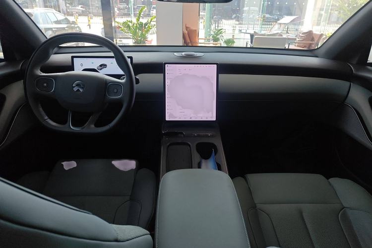 Used Nio ET5 2022 75 kWh Interior 2