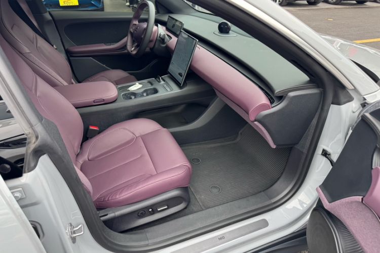 Used Nio ET5 2022 75 kWh Interior 2