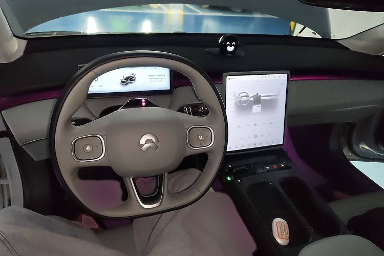 Used Nio ET5 2022 75 kWh Interior 2