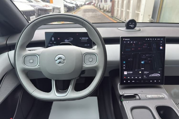 Used Nio ET5 2022 75 kWh Interior 2