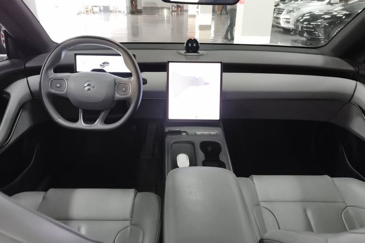 Used Nio ET5 2022 75 kWh Interior 2